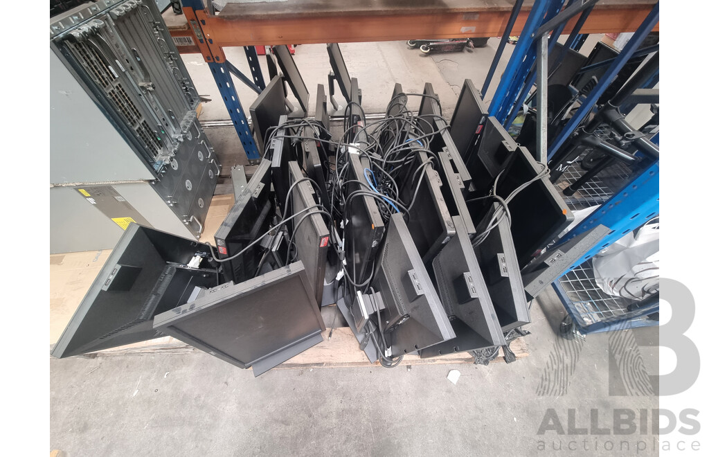 Pallet Lot of Monitors (Dell)