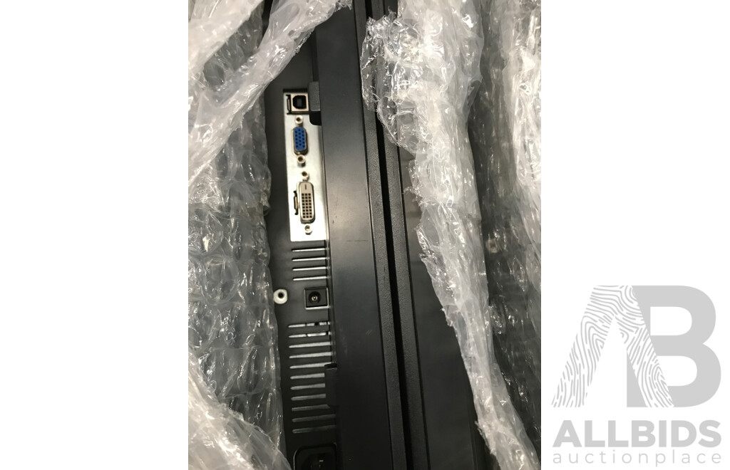 Assorted Dell and Samsung LCD Monitors - Lot of 14