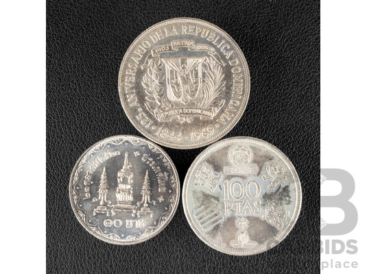 Spain 1980 UNC One Hundred Pesetas Coin, Commemorating 1982 FIFA World Cup and Thailand 1980 UNC Ten Baht Coin, 80th Anniversary of Birth of the King Mother, Dominica 1969 UNC One Peso Coin, 125th Anniversary of the Dominican Republic
