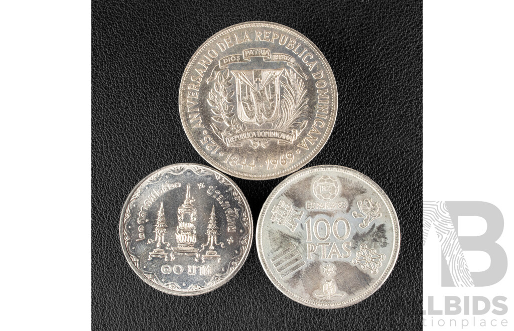 Spain 1980 UNC One Hundred Pesetas Coin, Commemorating 1982 FIFA World Cup and Thailand 1980 UNC Ten Baht Coin, 80th Anniversary of Birth of the King Mother, Dominica 1969 UNC One Peso Coin, 125th Anniversary of the Dominican Republic