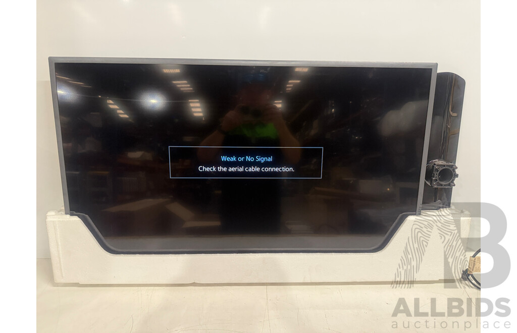 Samsung HG43AE690DW 43-Inch, Full HD Smart Hospitality TV