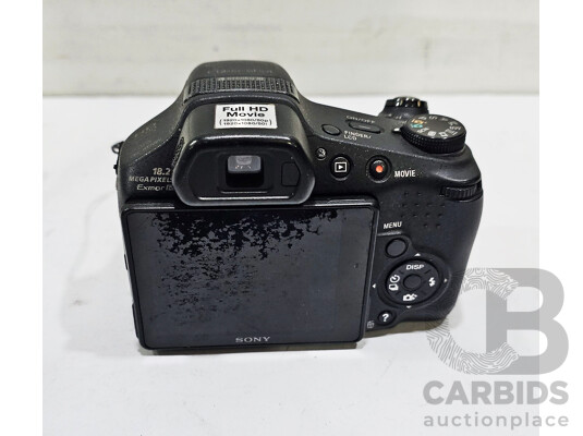 Nikon (DSC-HX200V) Cyber-Shot Camera