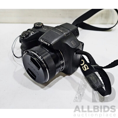 Nikon (DSC-HX200V) Cyber-Shot Camera