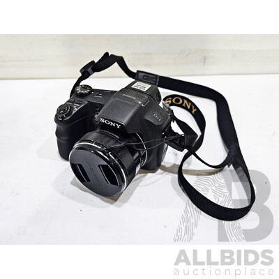Nikon (DSC-HX200V) Cyber-Shot Camera