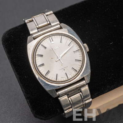 Vintage Seiko Manual Wind Movement. Model: 6602-8070