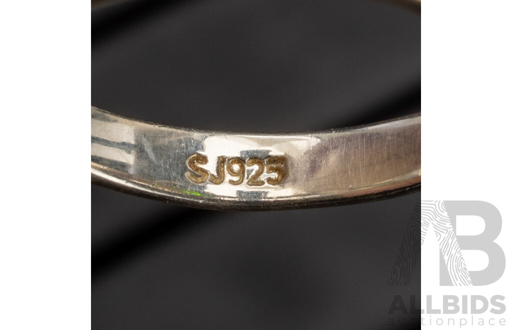 925 Sterling Silver Ring with Round Green Tourmaline - Size M.5