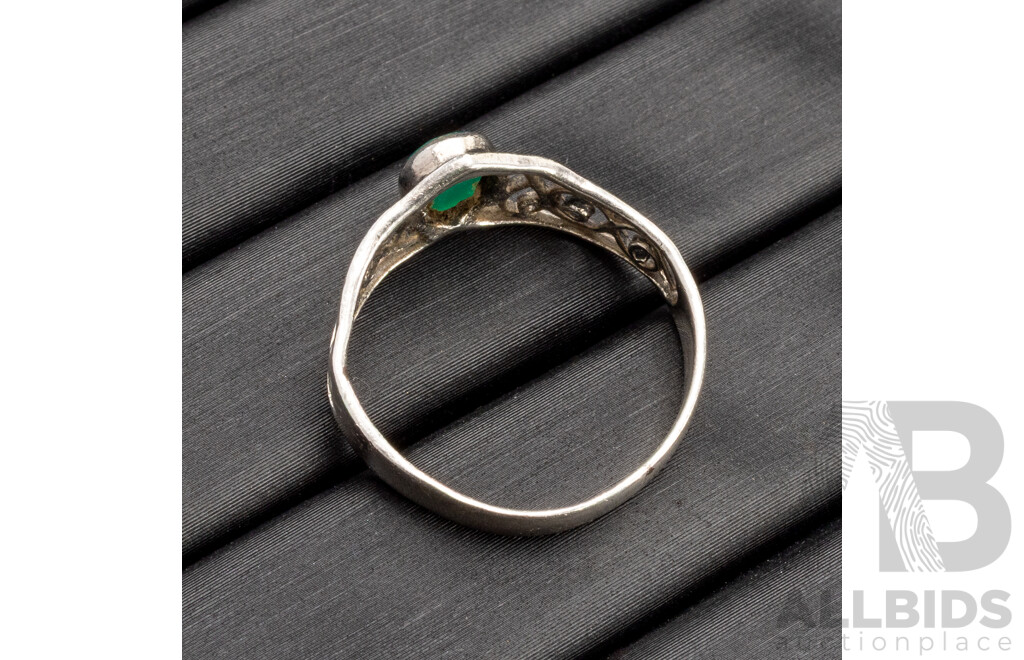 925 Sterling Silver with Oval Emerald