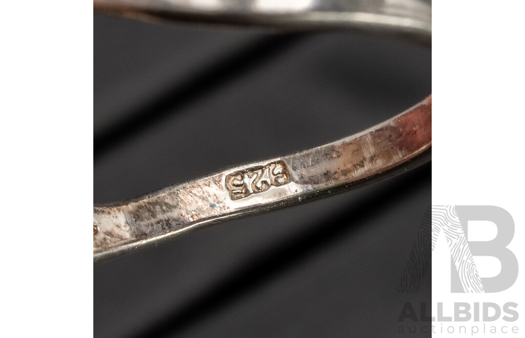 925 Sterling Silver Ring with Sapphire and CZ Stones