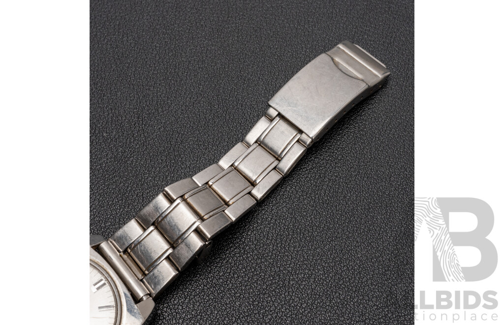 Vintage Seiko Manual Wind Movement. Model: 6602-8070