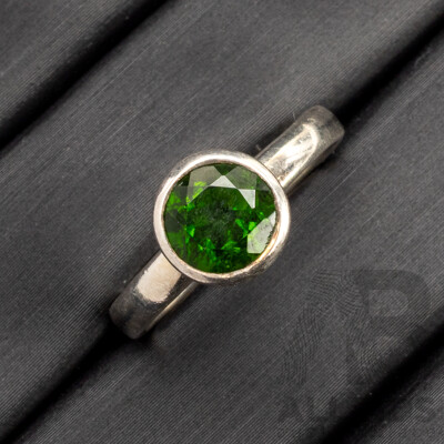 925 Sterling Silver Ring with Round Green Tourmaline - Size M.5