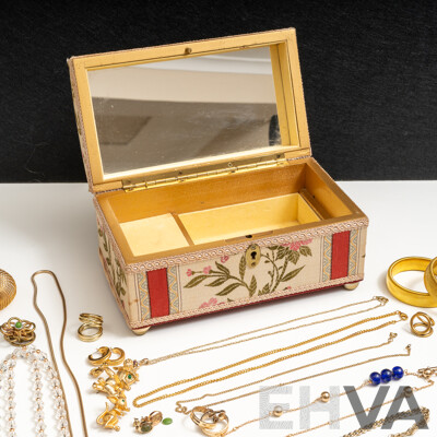 Vintage Gold Tone Jewellery in Musical Jewel Box