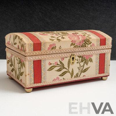 Vintage Gold Tone Jewellery in Musical Jewel Box