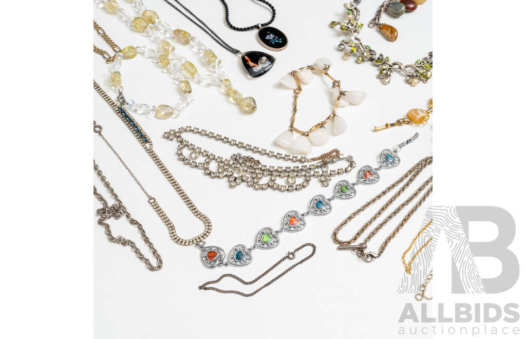 Vintage Jewellery Collection Including Natural & Paste Stones