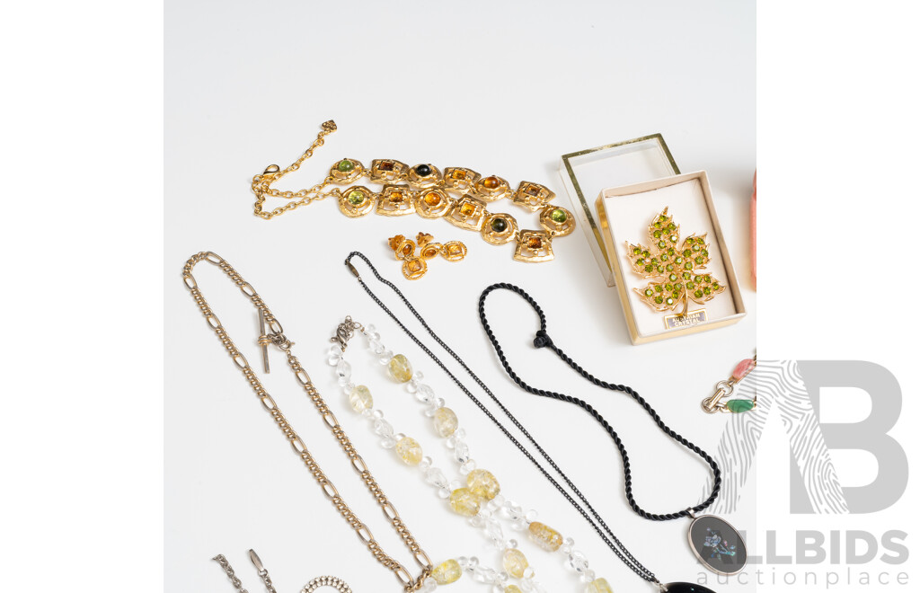 Vintage Jewellery Collection Including Natural & Paste Stones