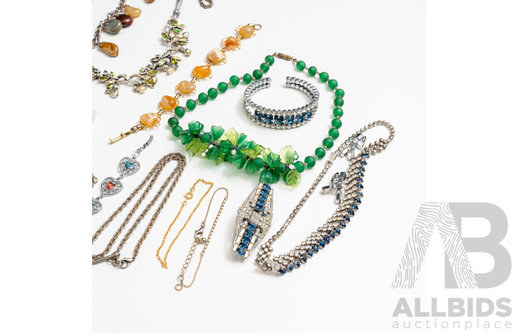 Vintage Jewellery Collection Including Natural & Paste Stones