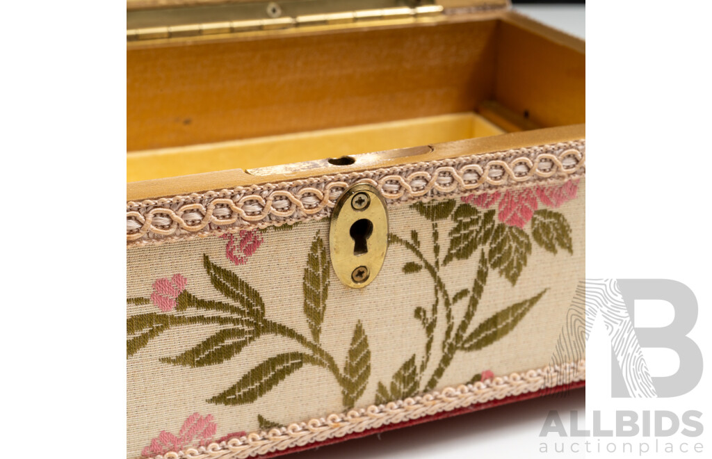 Vintage Gold Tone Jewellery in Musical Jewel Box