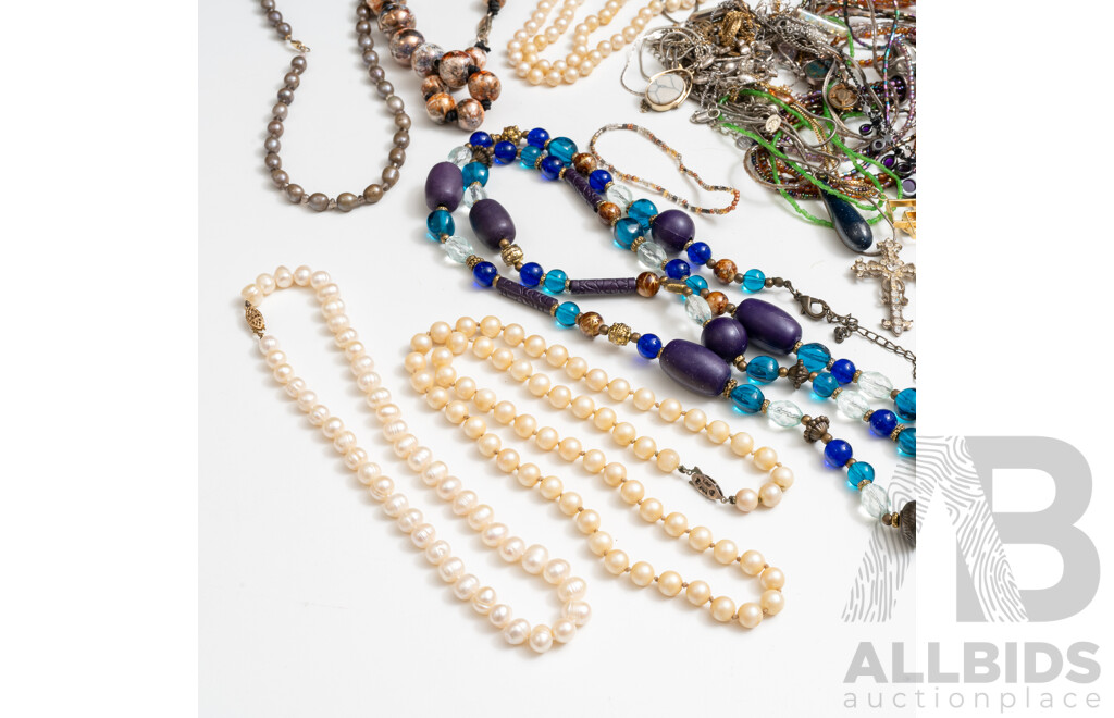 Vintage Jewellery Collection Including Natural and Paste Stones