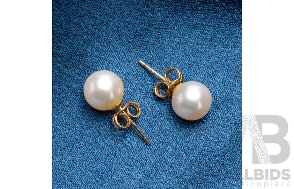 9ct Yellow Gold Cultured Pearl Studs, 7.4mm, 1.48 Grams