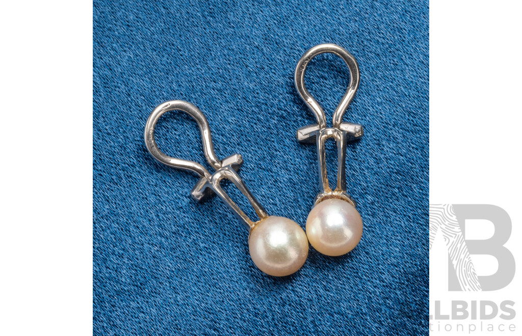 18ct White Gold Cultured Pearl Clip on Earrings, 6.5mm, 3.0 Grams