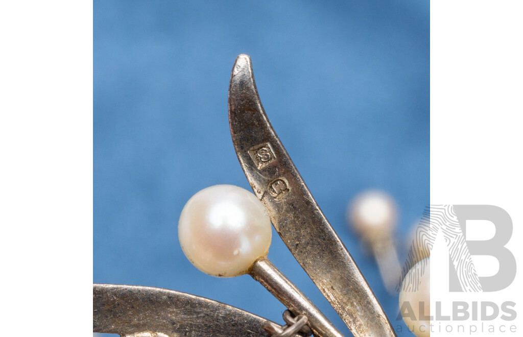 Sterling Silver Vintage 1960’s Cultured Pearl Collection with Necklace, Brooch & (2) Pairs Earrings