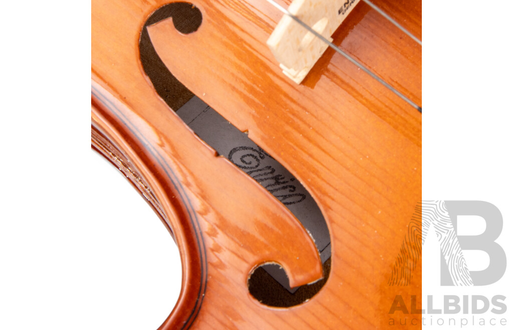Enrico Acoustic Students Violin and Bow in Protective Case