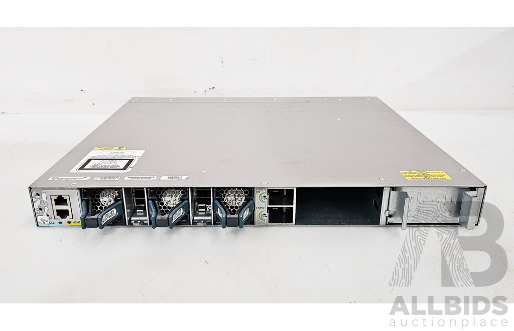Cisco (WS-C3850-48U-S) Catalyst 3850 UPOE Switch