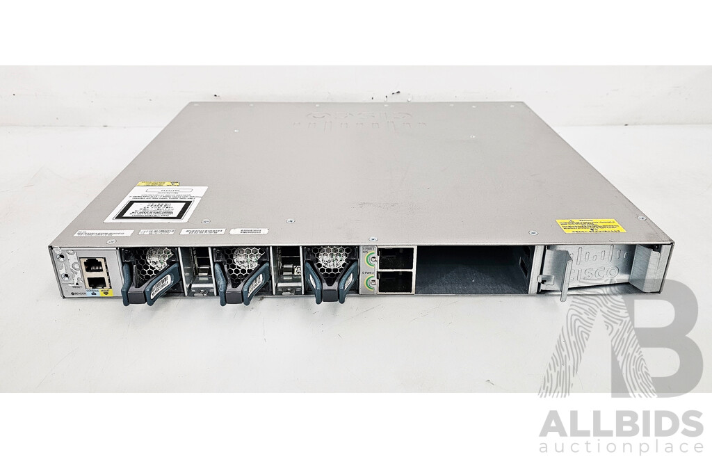 Cisco (WS-C3850-24XS-S) Catalyst 3850 Switch
