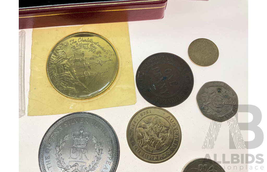 Assortment of Collectable Coins Including Isle of Man 1977 Crown, UK 1980 Queen Mother Crown, USA 1971 Eisenhower Dollar, Australian 1916I Penny, NSW 200 Years Medallion