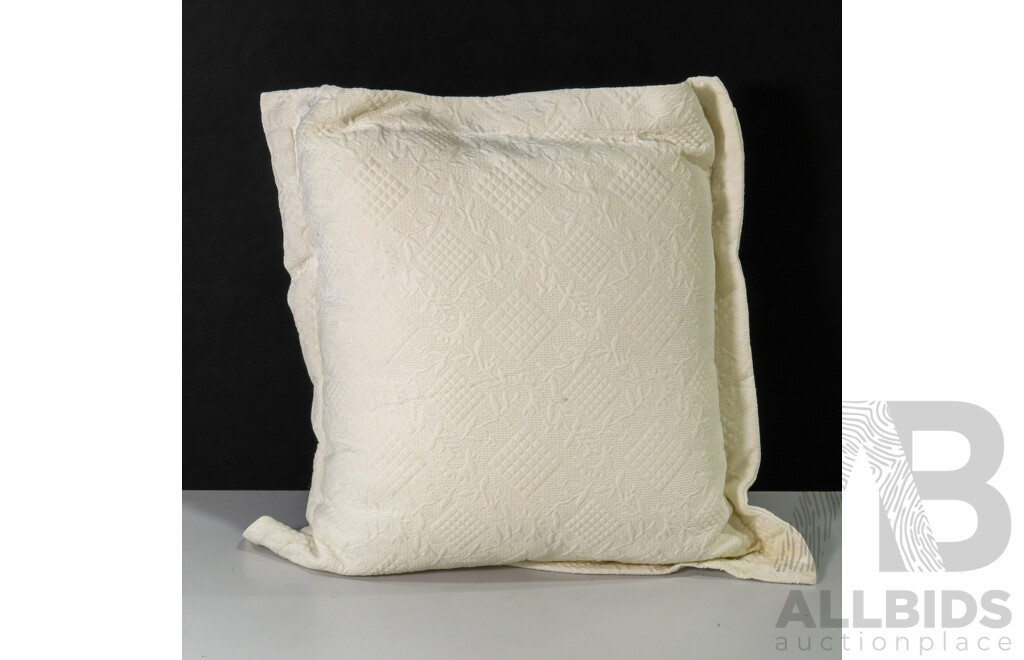 Set of Four Pillows and Two Cushions with Quilted Pillowcase