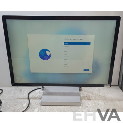 Microsoft (1707) Surface Studio 2 Intel Core i7 (7820HQ) 2.90GHz-3.90GHz 4-Core CPU 28-Inch Touchscreen All-in-One Computer