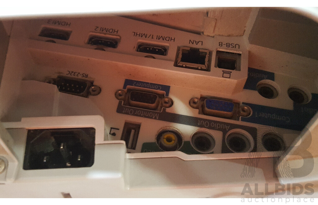 Epson (EB-685W) WXGA 3LCD Projector