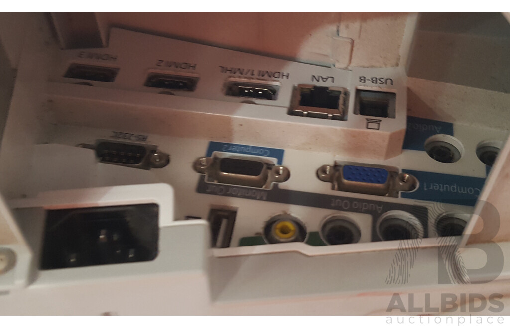 Epson (EB-685W) WXGA 3LCD Projector