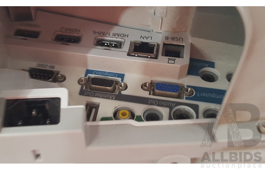 Epson (EB-685W) WXGA 3LCD Projector