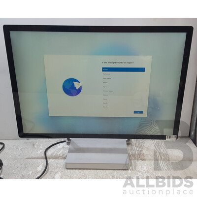 Microsoft (1707) Surface Studio 2 Intel Core i7 (7820HQ) 2.90GHz-3.90GHz 4-Core CPU 28-Inch Touchscreen All-in-One Computer