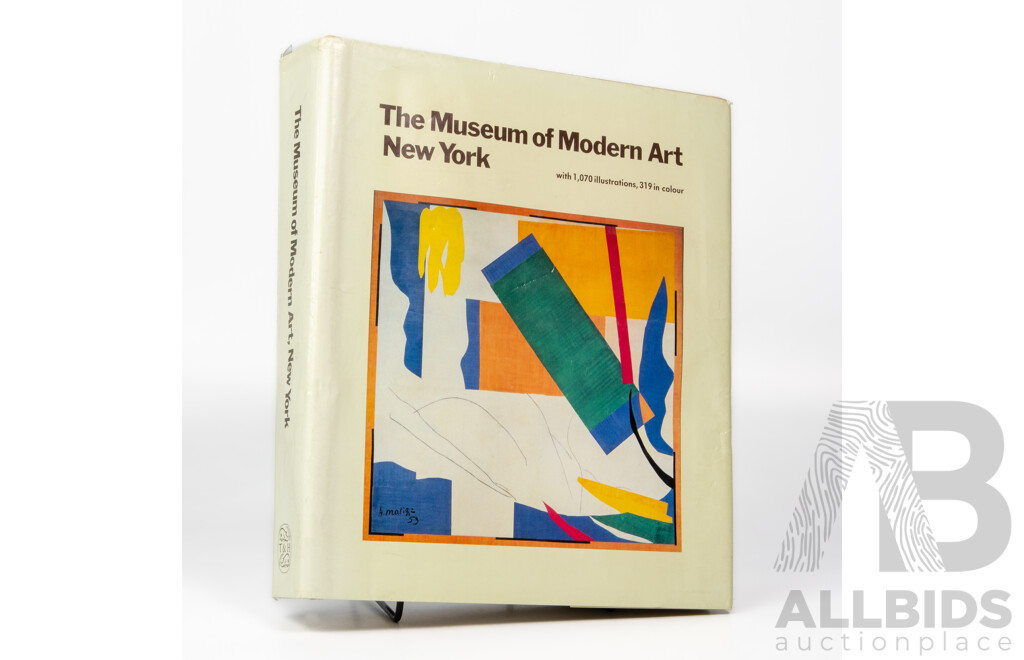 The Museum of Modern Art (Thames & Hudson Hard Cover with Dust Jacket, 1984 First Edition), 30 x 25 x 6 cm