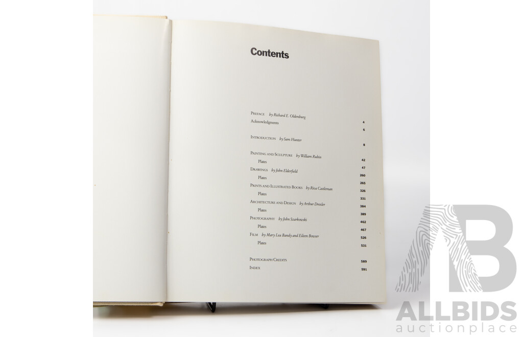 The Museum of Modern Art (Thames & Hudson Hard Cover with Dust Jacket, 1984 First Edition), 30 x 25 x 6 cm