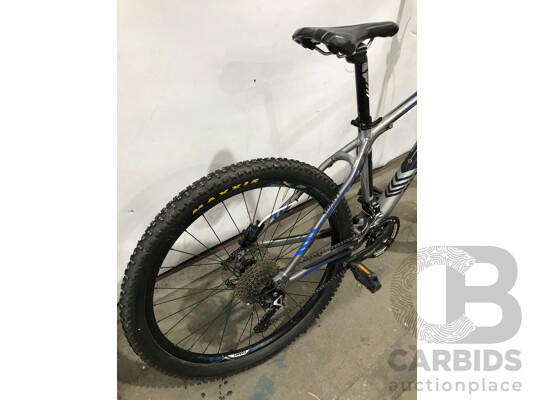 Giant Talon 18 Speed Mountain Bike