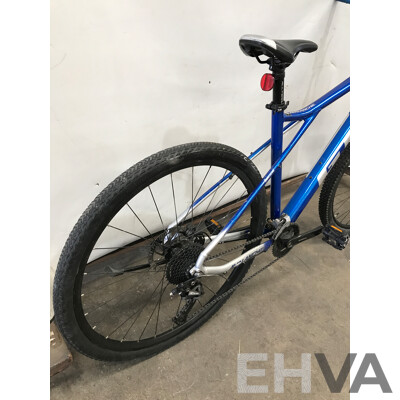 GT Avalanche 18 Speed Mountain Bike