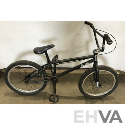 Supreme United BMX Bike