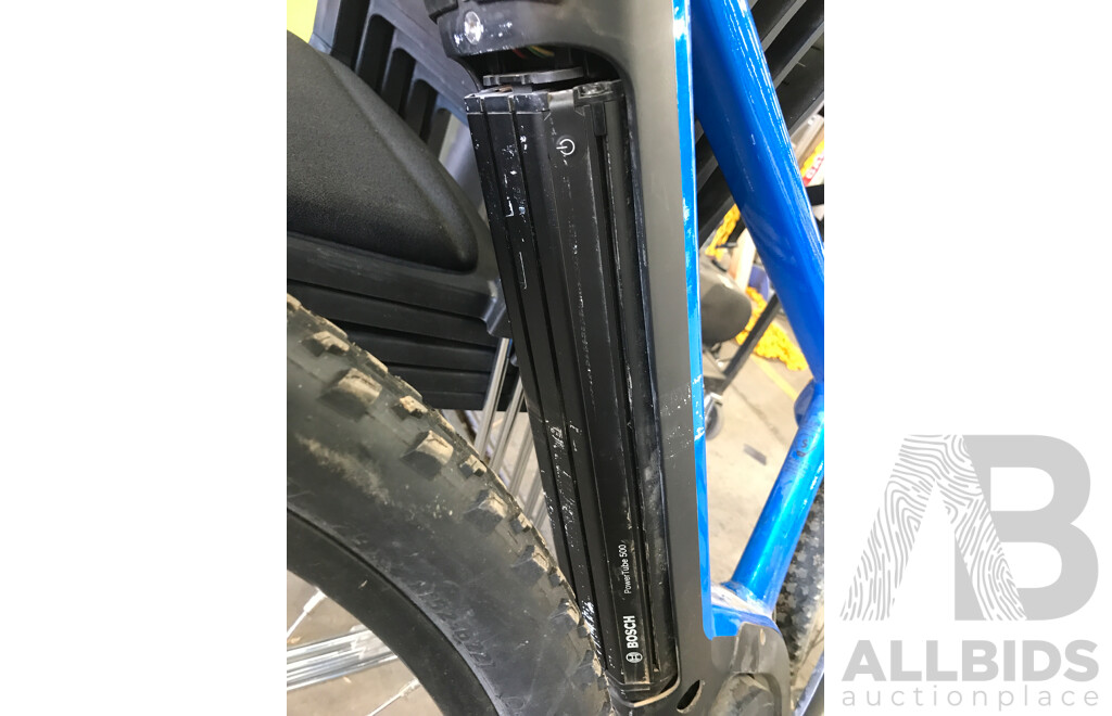 Avanti Montari-E 9 Speed Electric Bicycle