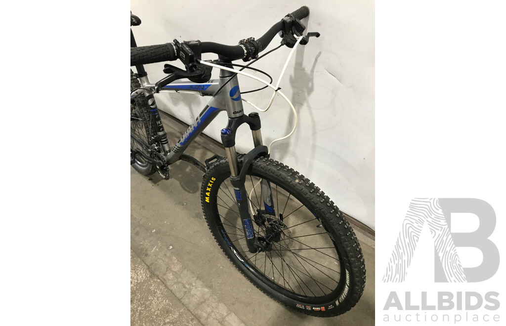 Giant Talon 18 Speed Mountain Bike