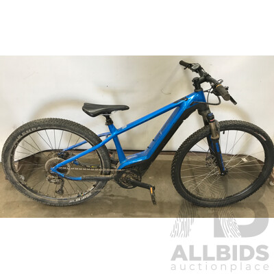 Avanti Montari-E 9 Speed Electric Bicycle