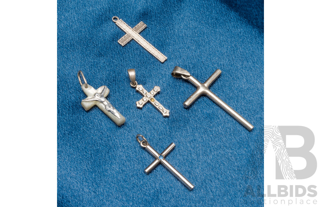 Assorted Small Silver Pendant Crosses - 6.26gms