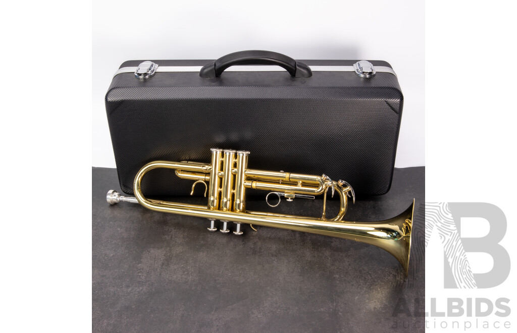 Brass Huxley Trumpet with Hard Case, Mouthpiece & Cloth