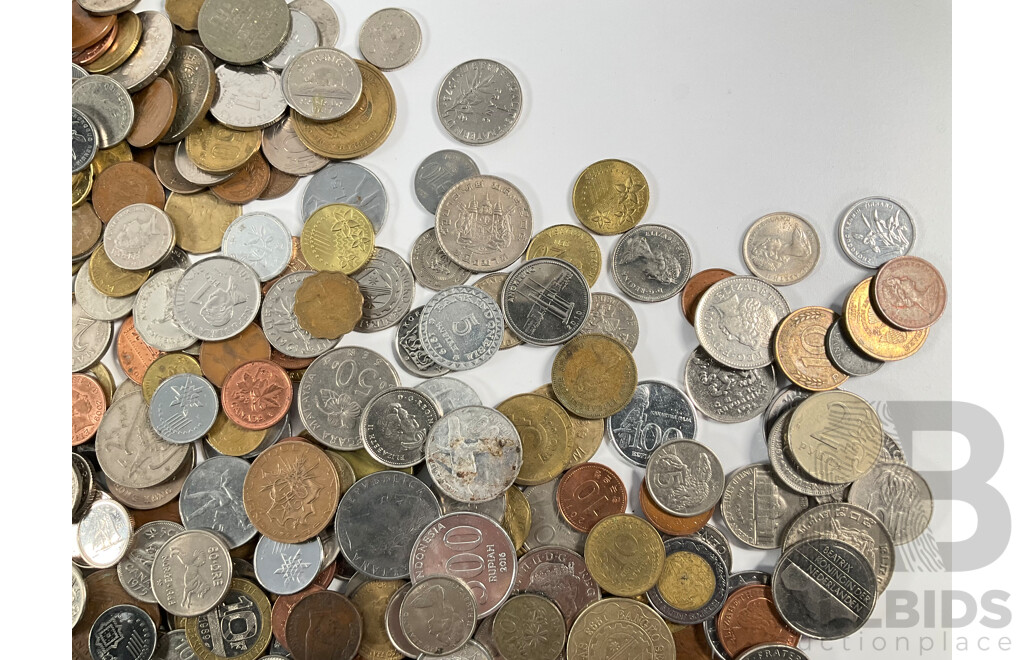 Collection of International Coins Including India, China, Indonesia, Singapore, Fiji, UK and More - Approximately Four Kilograms