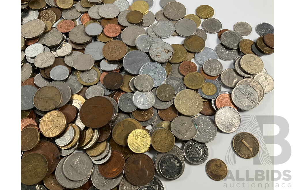 Collection of International Coins Including India, China, Indonesia, Singapore, Fiji, UK and More - Approximately Four Kilograms