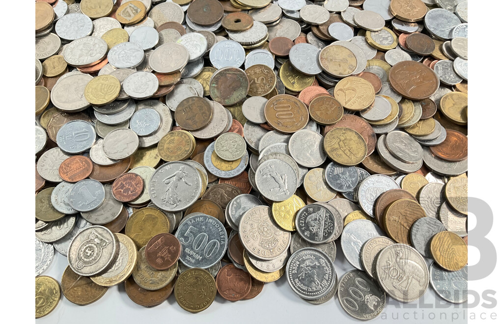 Collection of International Coins Including India, China, Indonesia, Singapore, Fiji, UK and More - Approximately Four Kilograms