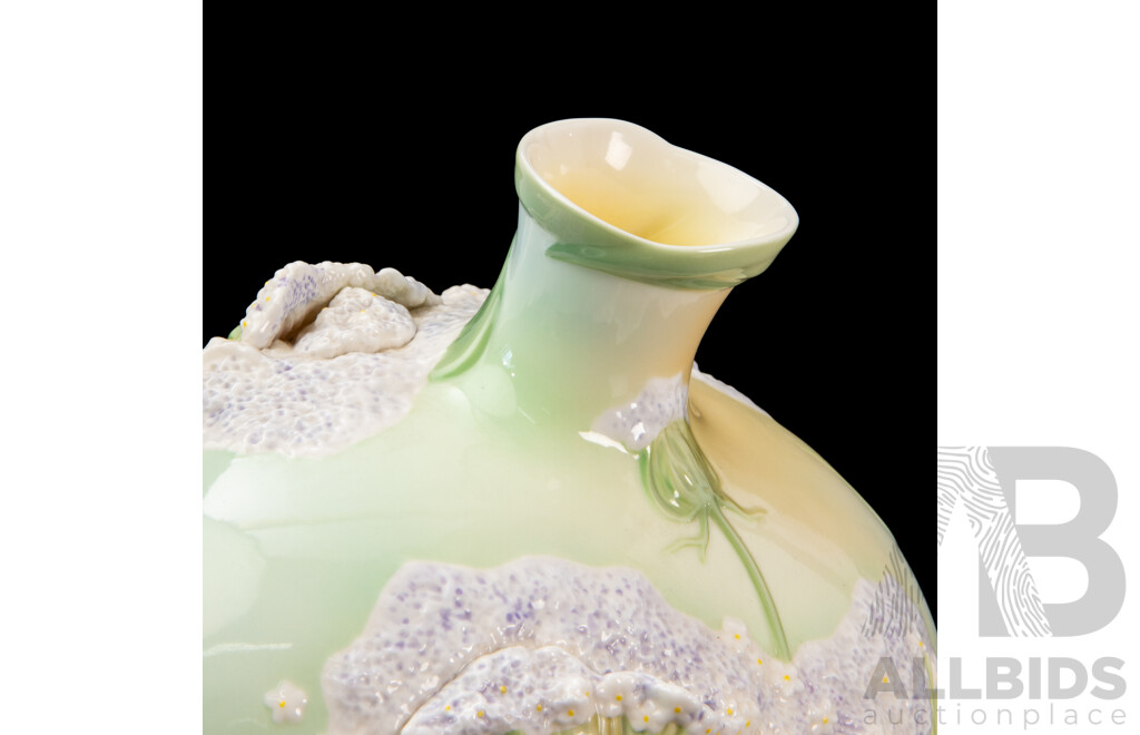 Queen Anne's Lace, Franz Vase by Doris Teng & G.G. Santiago, Sculptured Porcelain, 28H cm