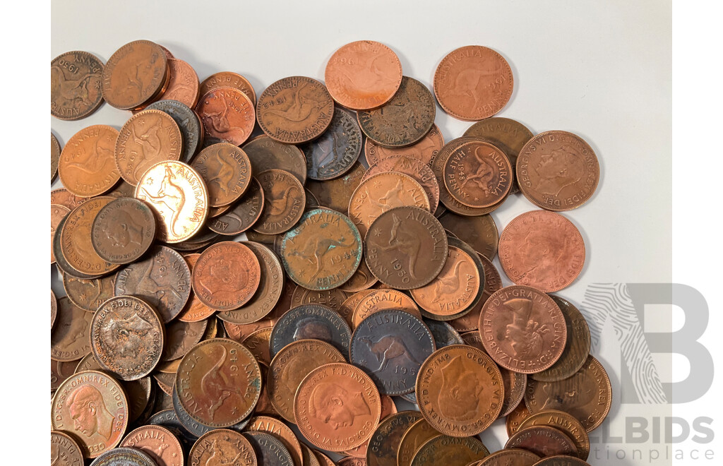 Collection of Australian KGVI and QE2 Pennies and Half Pennies, Examples Spanning 1941 to 1964 - Approximately 1.7 Kilograms