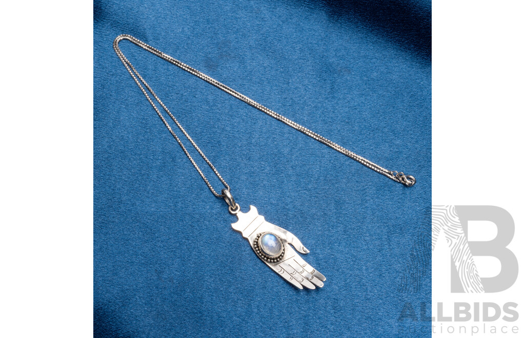 14ct White Gold Necklace with Sterling Silver Hand Pendant & Moonstone. Length - 45.5cms